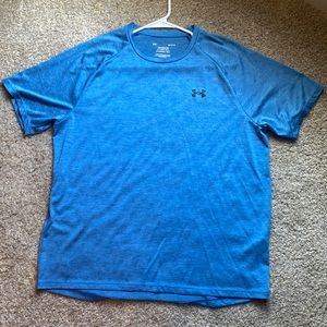 Men’s Large under armour t shirt